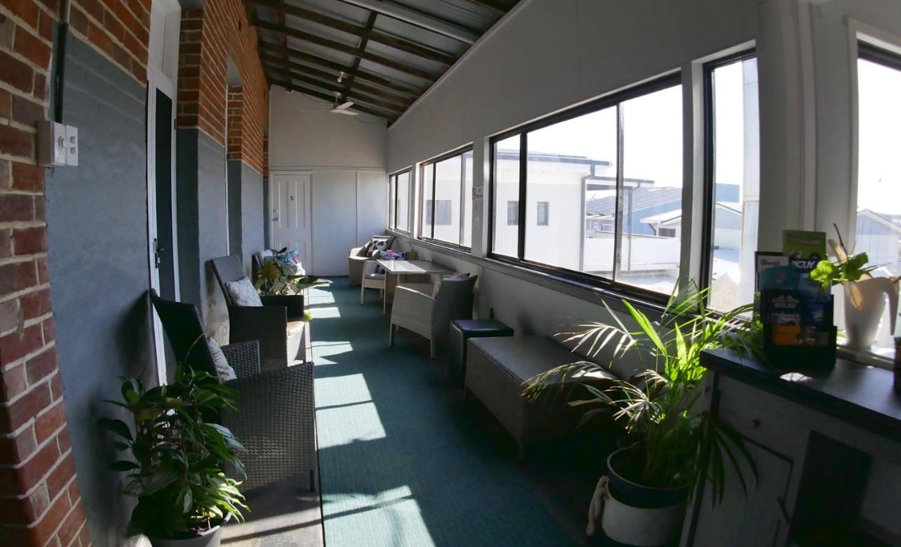 Backpackers Hostel *